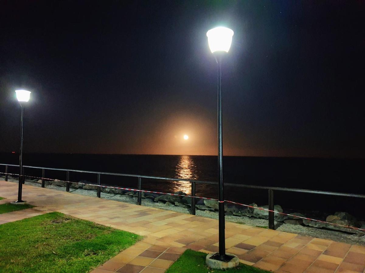 Apartamentos Playa Feliz 普拉亚戴尔雷安格莱斯 外观 照片