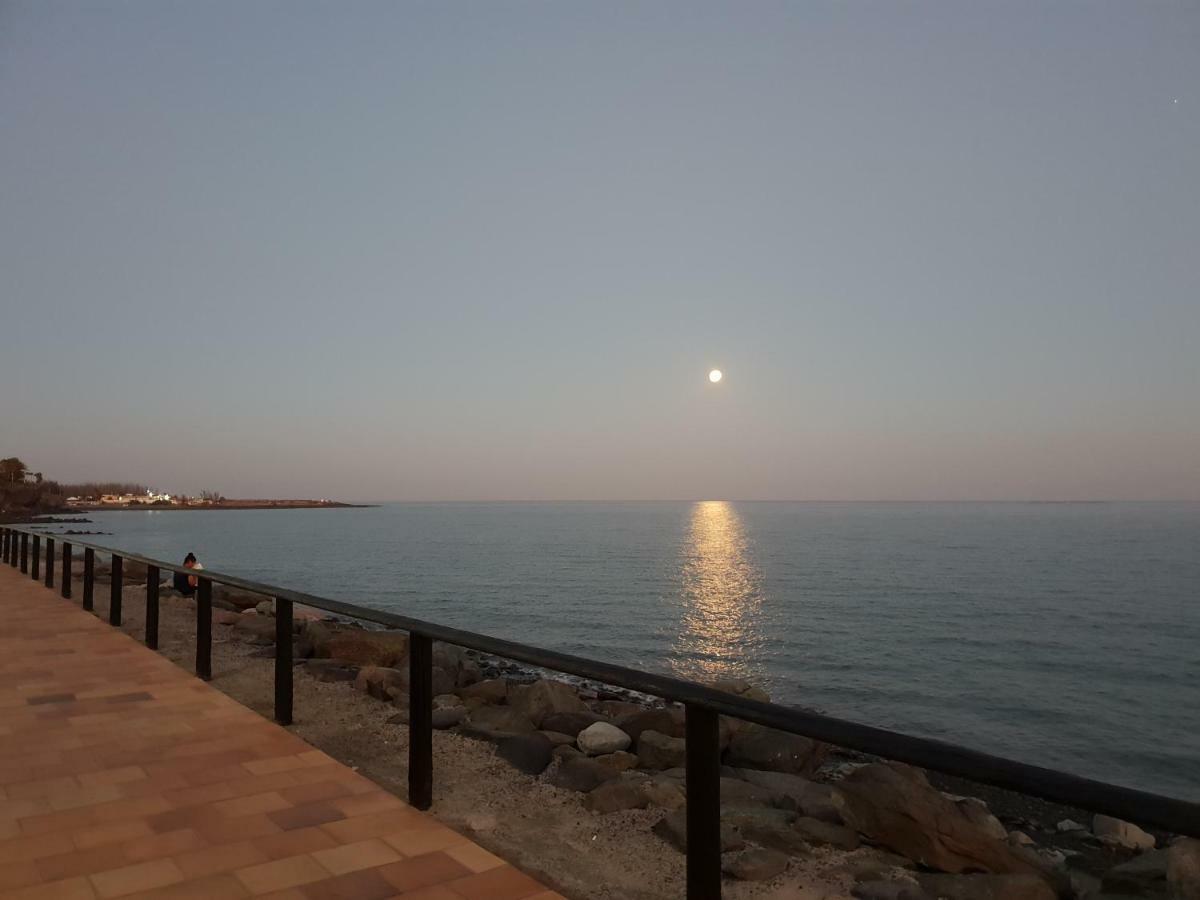 Apartamentos Playa Feliz 普拉亚戴尔雷安格莱斯 外观 照片